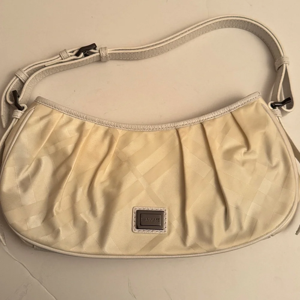 NWT  Burberry Off White Small Avondale Nylon and Leather Shoulder Bag - Picture 3 of 15